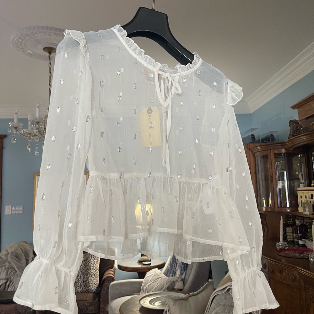 Chic White Ruffled Blouse